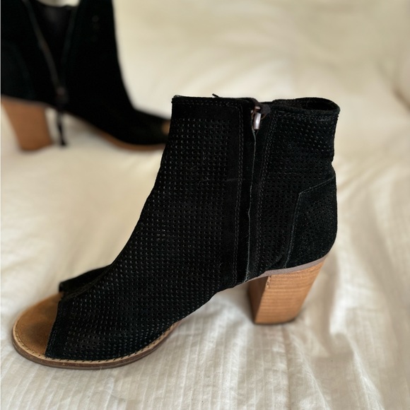 Tom’s open toe suede bootie size 9 - Picture 4 of 4